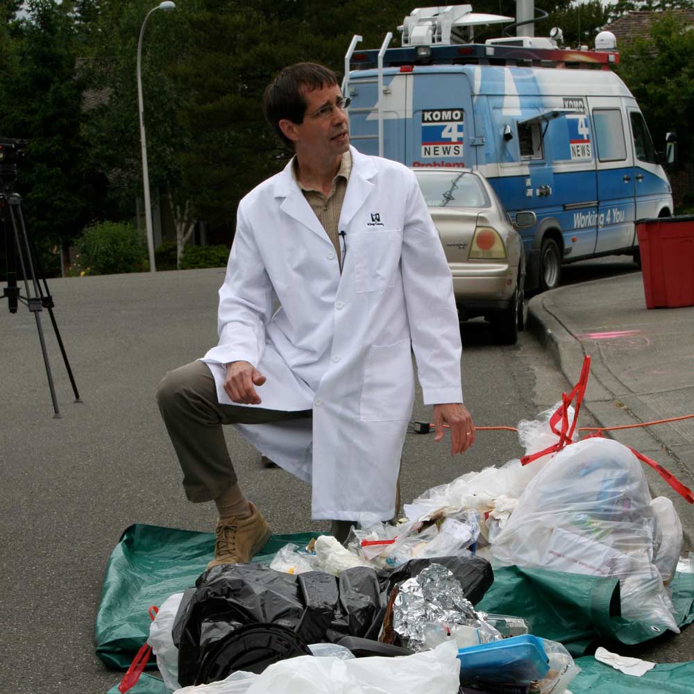 Tom Watson—King County’s resident "Garbologist"— judges the Recycle More Neighborhood Challenge.