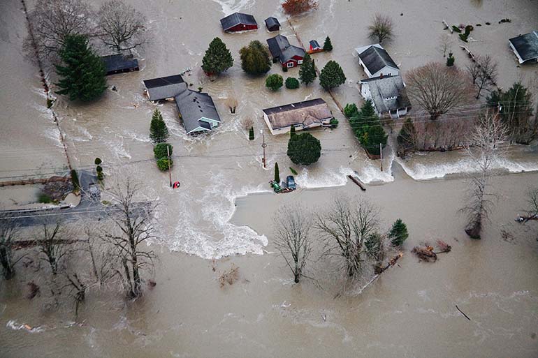Flooded homes in Snoqualmie Valley