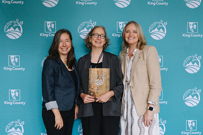 Lynda Mapes, Seattle Times Reporter, receiving the top honor at the Green Globe awards, Environmental Catalyst