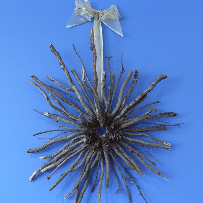 Starburst Twig Wreath inspired by Painted Hive