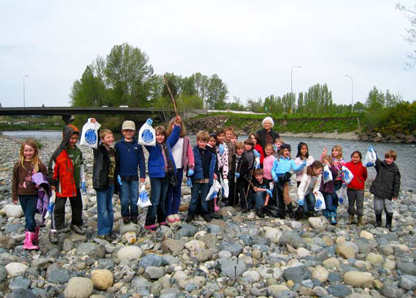 Students at Fall City Elementary cleaned up litter along the river