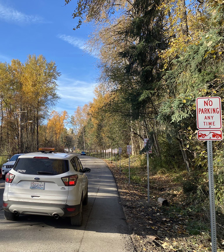 New no parking signs along Green River Road.