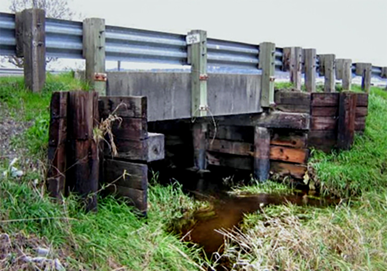 Photo of the S 277th Street Bridge.
