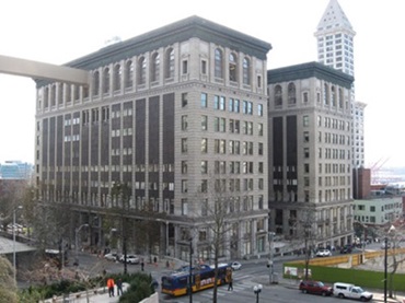 Photo showing the front of the the King County Courthouse